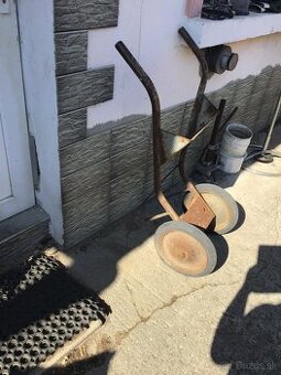 RUDLA NA FLAšE A SUDY  AJ VYMENíM