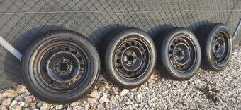 Predam zimne pneumatiky 205/60 R16+ plechove disky a puklice