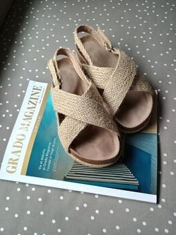 Letné sandále Reserved č.36