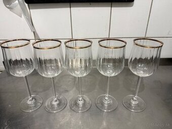 Poháre na víno so zlatou linkou – vintage