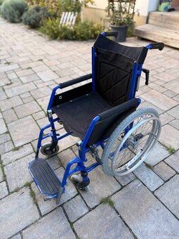 Detský invalidný vozík