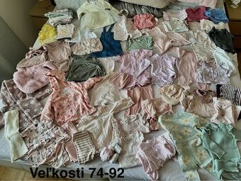 2 baliky dievcenskych veci