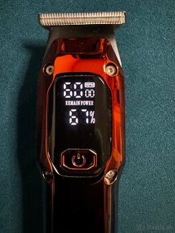 Strojček bradu a vlasy