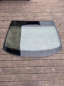 Čelné okno VW Golf V sedan