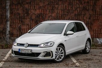 Volkswagen Golf GTE 1.4TSI Hybrid