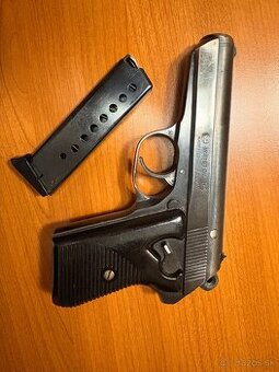 Samonabíjacia pištoľ CZ 50