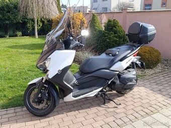Yamaha x-max 400