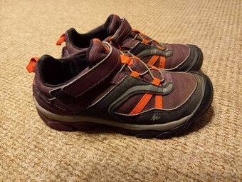 Detská nepremokavá športová obuv Quechua veľ. 33