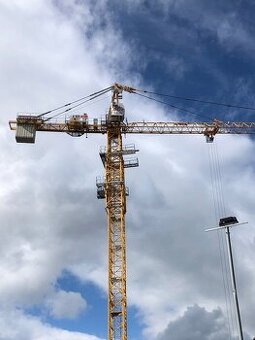 Ponúkam výkonný stavebný Žeriav FM 1760 TCK