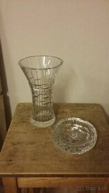 Popolník z brúseného skla