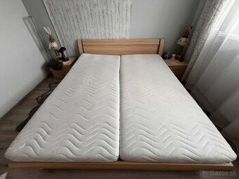 Postel + dva nočne stoliky