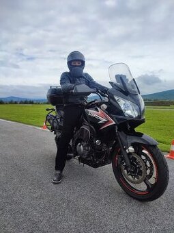 Suzuki V-Strom DL 650 – kufre, doplnky, pripravená na sezónu