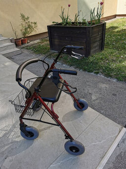 Chodítko pre seniorov