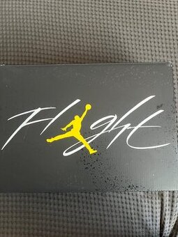 Nike Air Jordan 4 Yellow Thunder