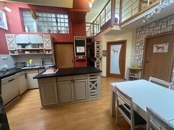 Na prenájom 5,5 izbový byt v centre mesta - Voľný ihned