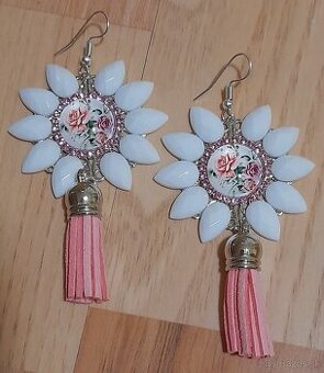 Handmade náušnice so strapcami, biele