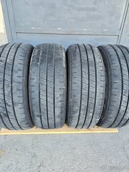 215/60r17c