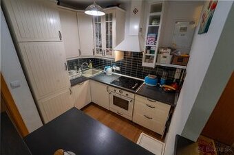 Na predaj útulný 2 izbový byt so zahradkou Svätý Jur 67m2