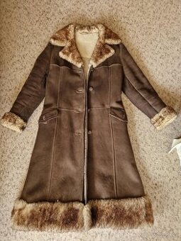 Vintage kozuch, kabat z jahnacej koze