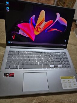 Asus Vivobook go OLED model 2024 s procesorom AMD ryzen 5 7