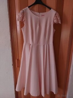 Spoločenské dievčenské šaty