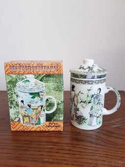 Čajový porcelánový hrnček