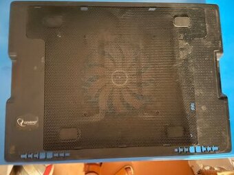 Chladic, monitor a 3x mys