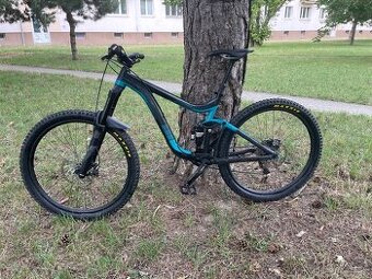 Celoodpružený bicykel Giant Reign