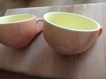 Šálky, porcelán, sklo. Retro, na chalupu.