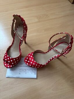 Topanky s opatkom Guess