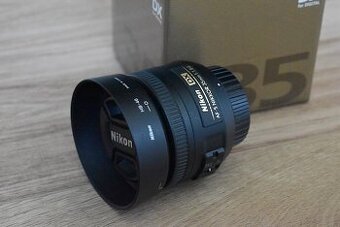 Nikkor 35 mm AF-s 1,8G nikon + clona + krytky + krabica