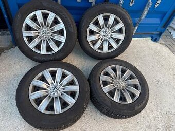 Zimna sada VW 215/65 R17 - Pirelli