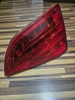 Zadne práve svetlo audi a4 b8 / B8.5