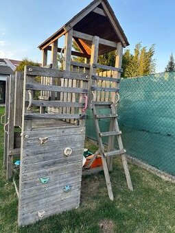 Detsky dreveny domcek