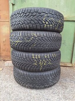 225/65 R17 Nokian