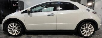 Jedinečná Honda Civic 8g 1,8 Executive automat