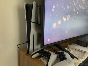 Predám PlayStation 5 Slim + Extra DualSense controller