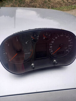 Budíky A3 8L, 2001