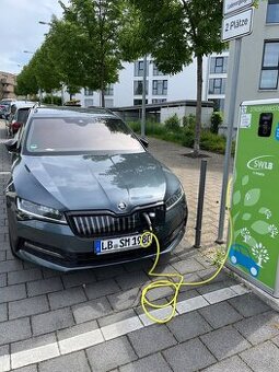 SKODA Superb Sportline 1,4 TSi iV DSG Combi
