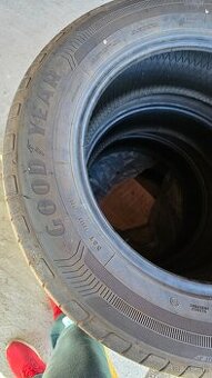 Predám letné gumy 215/65 R17