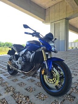 Honda hornet 600f na a2 vodičský plný výkon 75kw