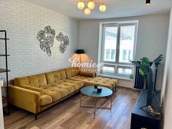 PRENÁJOM 2 izbový luxusný byt v centre mesta Nitra, parkovan