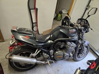 Suzuki bandit 600 - 1