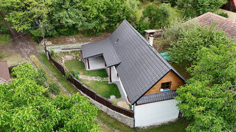 REKREAČNÁ CHATA V KRÁSNOM PROSTREDÍ OBCE HRABIČOV