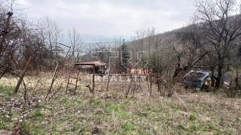 Slnečný pozemok pre Vašu chatku v lone prírody
