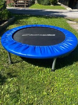 Trampolína