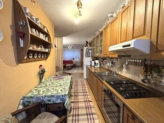 PREDAJ, SLNEČNÝ 2 IZBOVÝ BYT POPRAD - 1