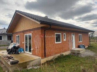 Praktický 4-izbový bungalov v novovybudovanej lokalite- Horo