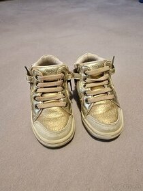 Tenisky Mayoral 21 cmTenisky Mayoral 21 cm so zapínaním po o