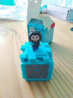 McDonald's Minecraft hračky 2025